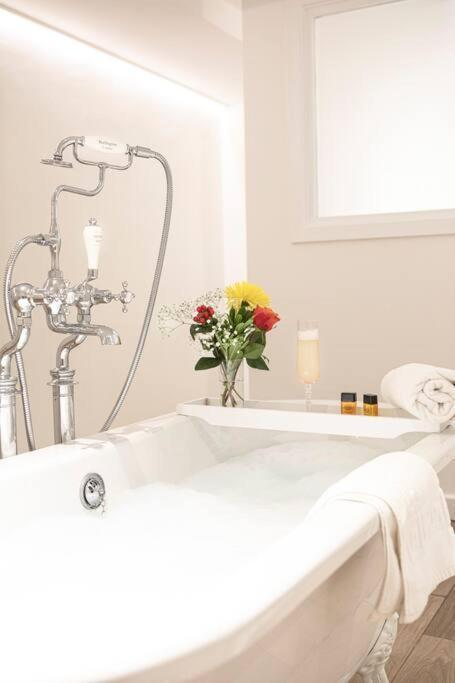 City Superhost: Luxury Deansgate Townhouse Manchester Zewnętrze zdjęcie
