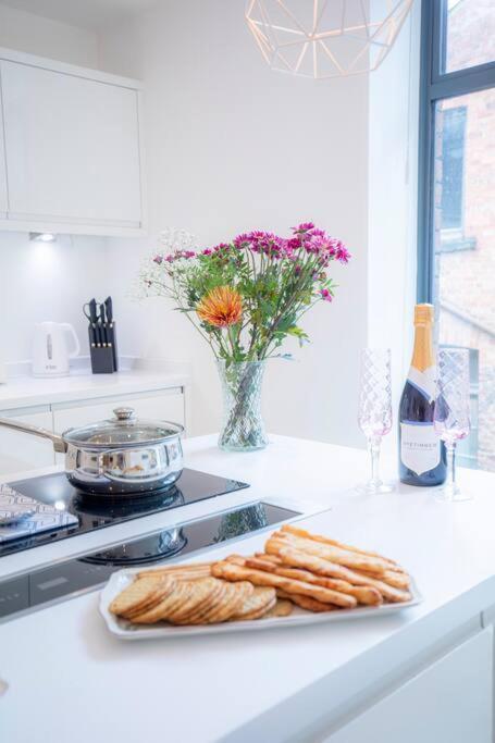 City Superhost: Luxury Deansgate Townhouse Manchester Zewnętrze zdjęcie